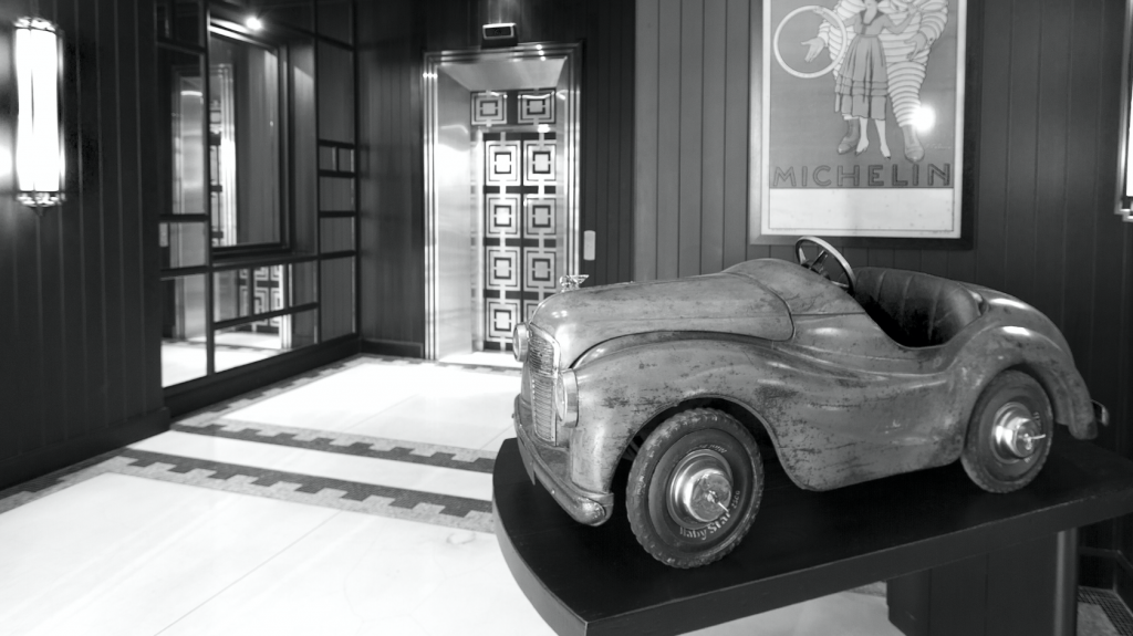 mark captain luxuriate