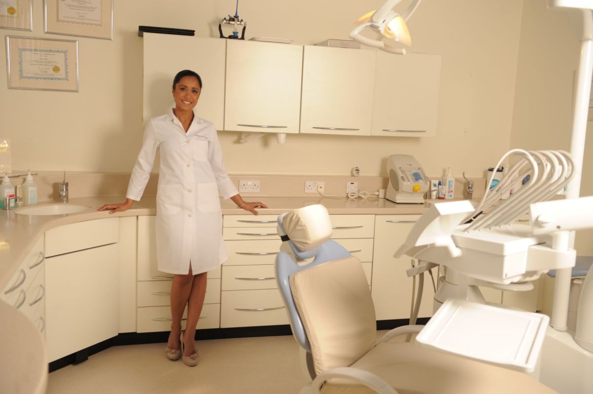 At home teeth whitening with Dr Manrina Rhode