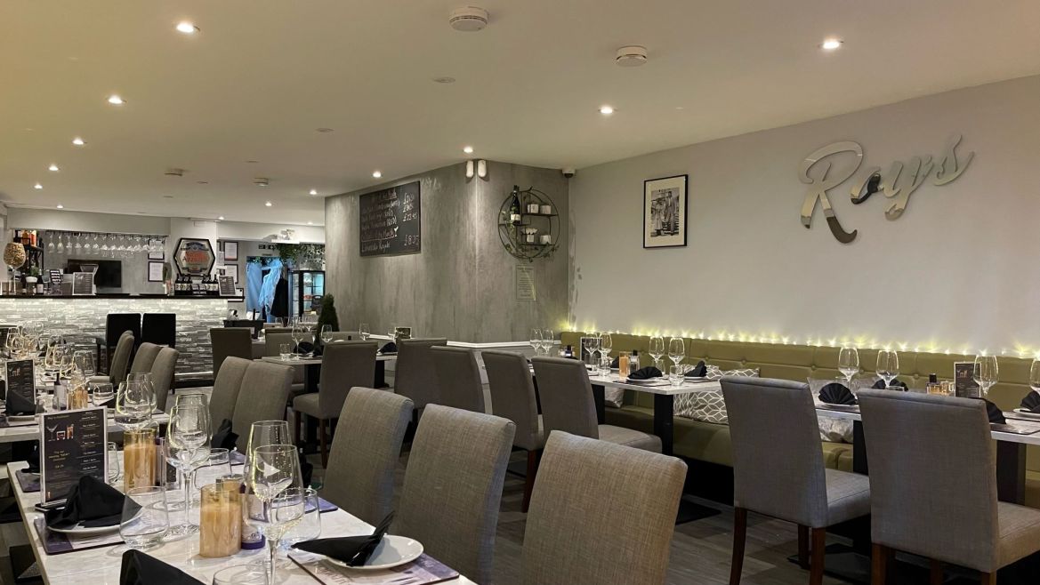 Inside Roy’s Restaurant: A moment with Dan Jones