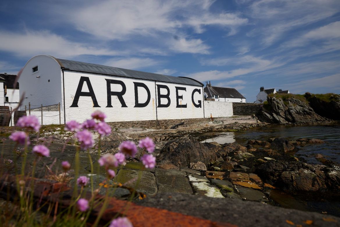 The Rise of the Heavy Vapours – Celebrating Ardbeg Day 2023