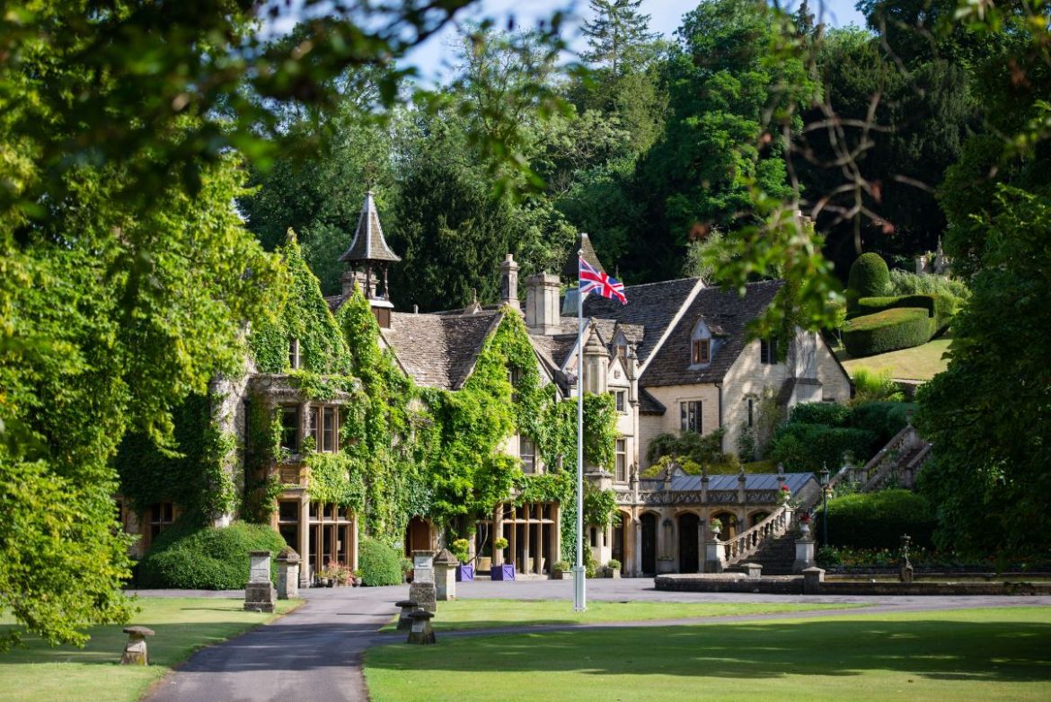 A House of Lords: A Night at The Manor House, Cotswolds