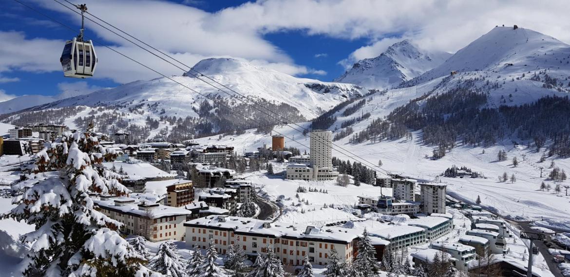 Slope Secrets: Exploring the Ski Wonderland of Vialattea