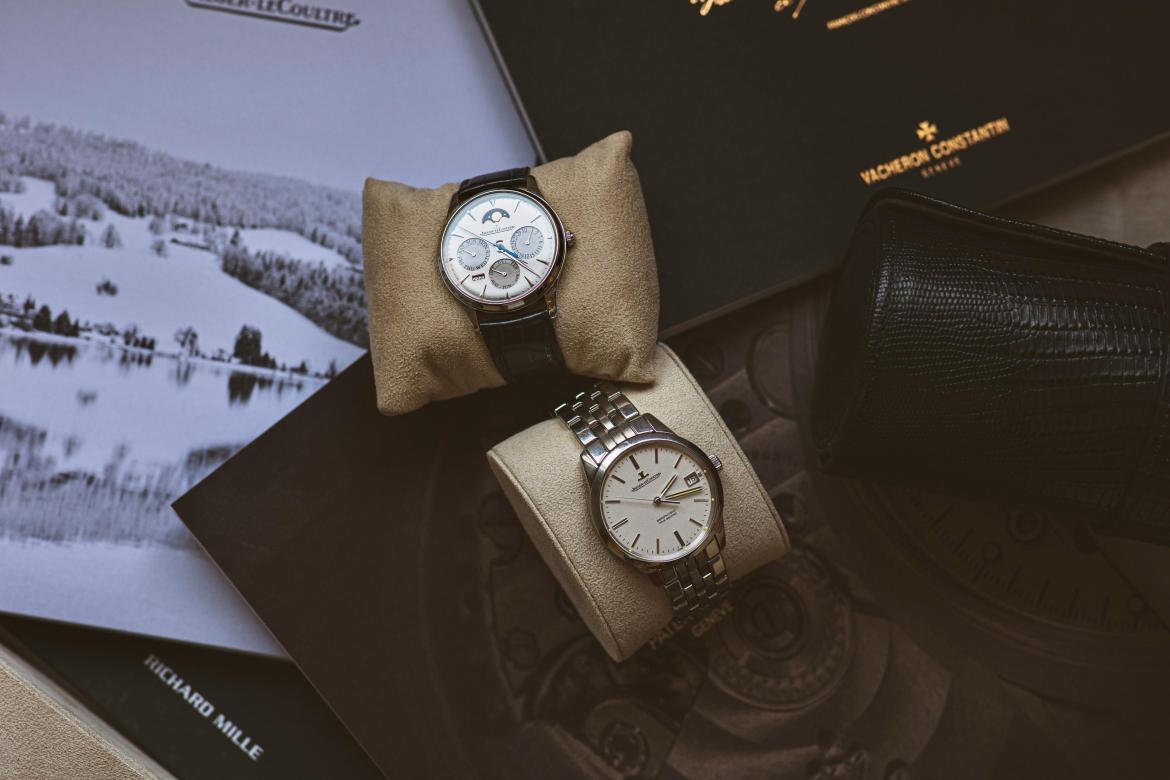 Couples watches as Gifts: What to Consider Before Making a Purchase