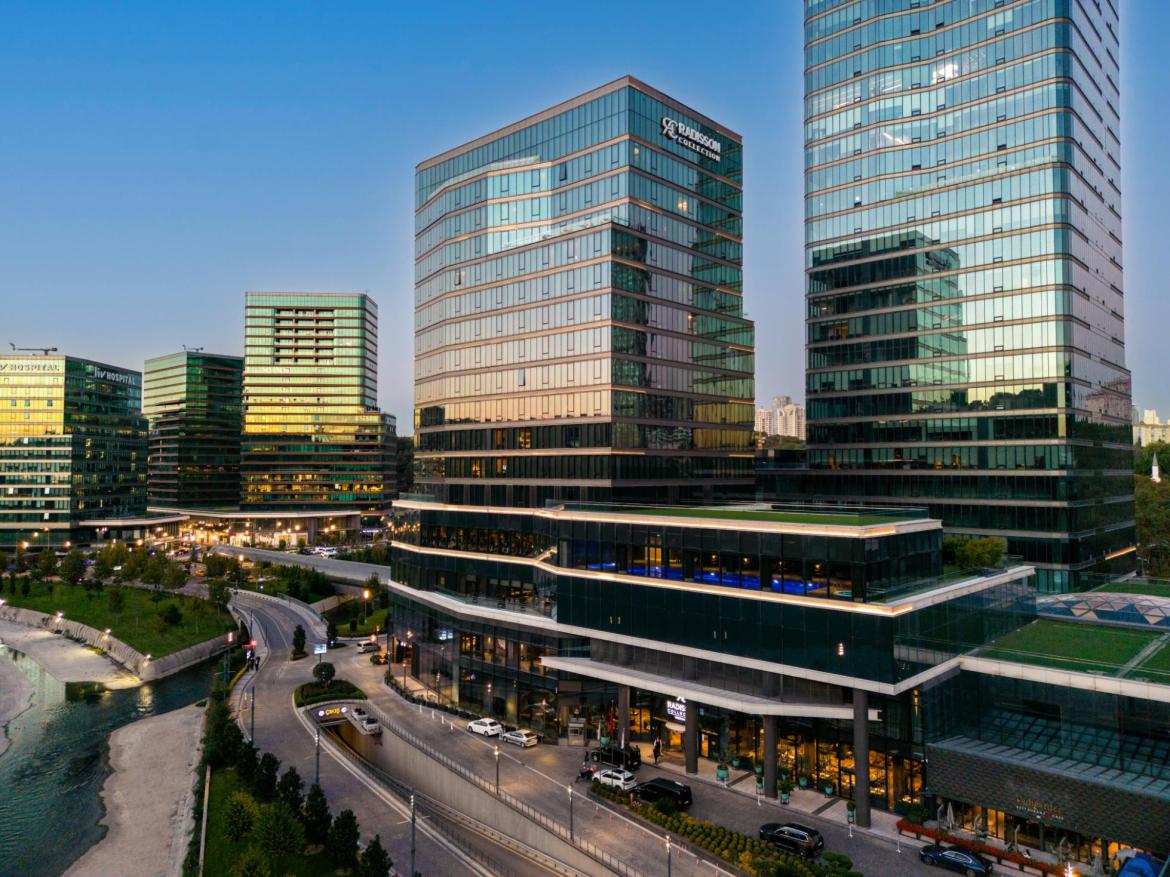An Urban Sanctuary: A stay at the Radisson Collection Hotel, Vadistanbul