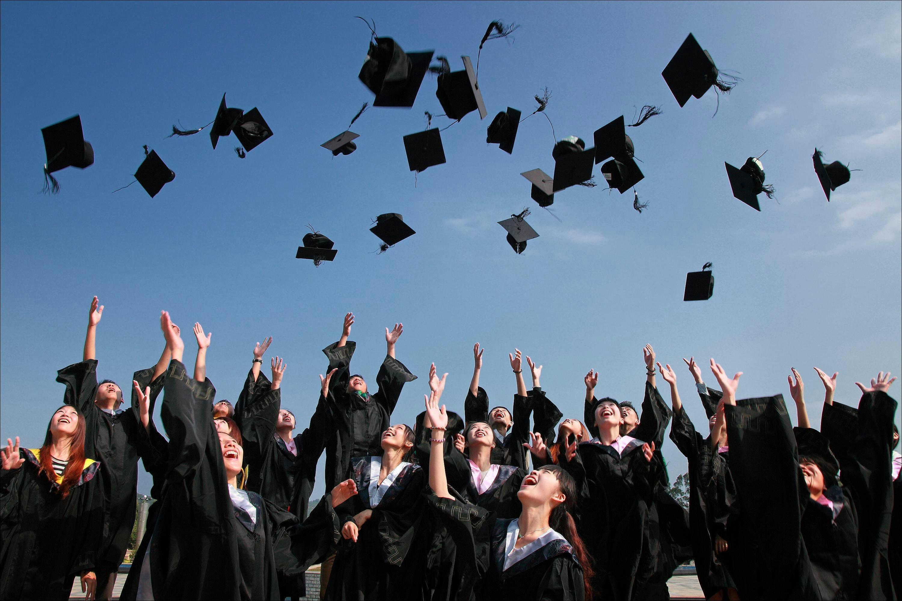A Grand Entrance: Luxury Graduation Announcements That Wow - Luxuriate ...