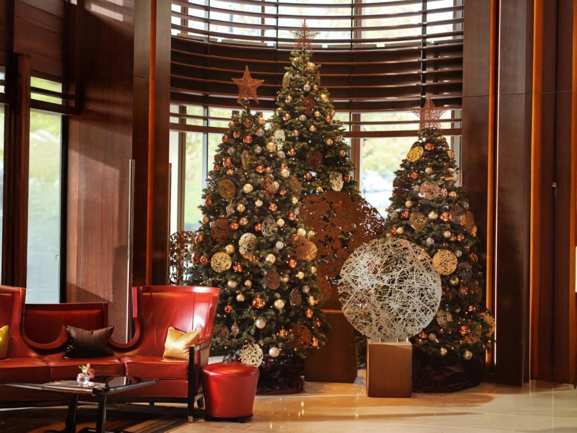 The Festive Season at 45 Park Lane: Art, Elegance, and Winter Wonder