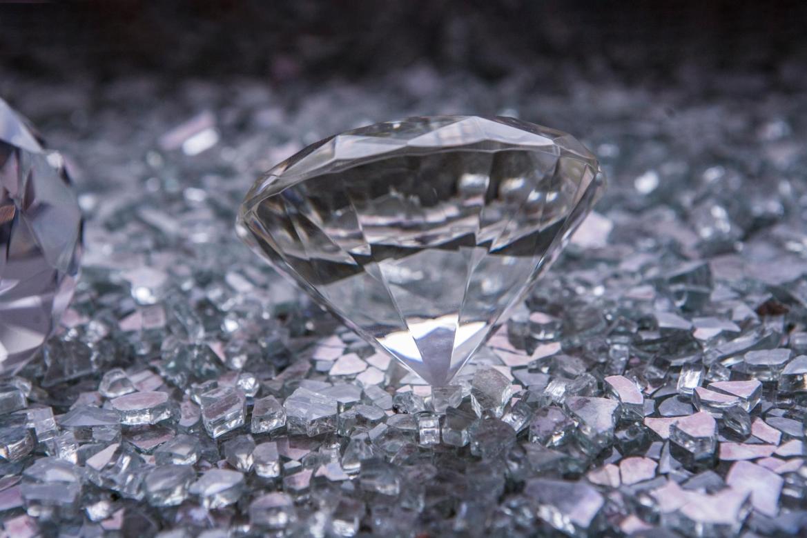 The New Era of Diamond Luxury: How Lab Grown Stones Are Redefining Modern Elegance