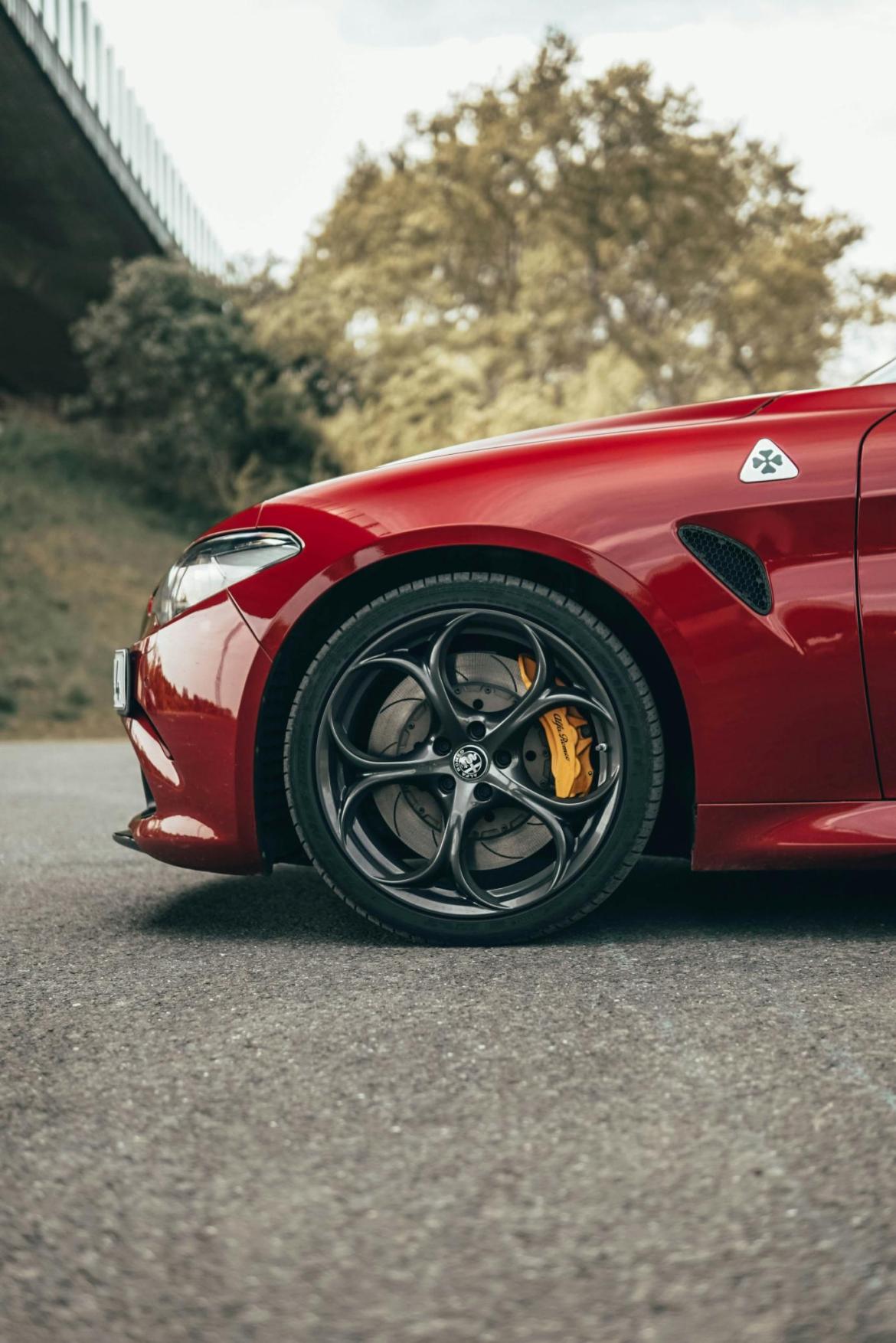 How Luxury Wheels and Tyres Transform Every Journey