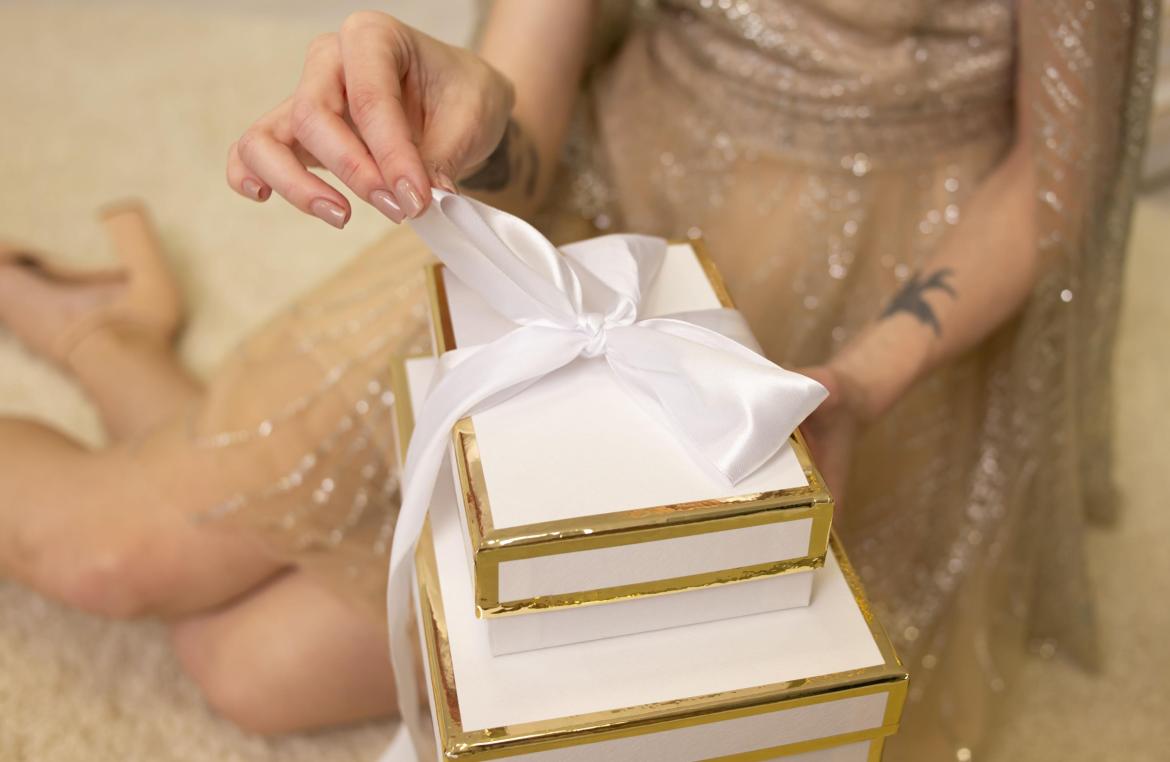 The Art of Choosing Luxurious Gifts That Feel Personal
